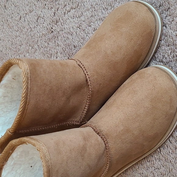 Tan boots - Picture 3 of 3